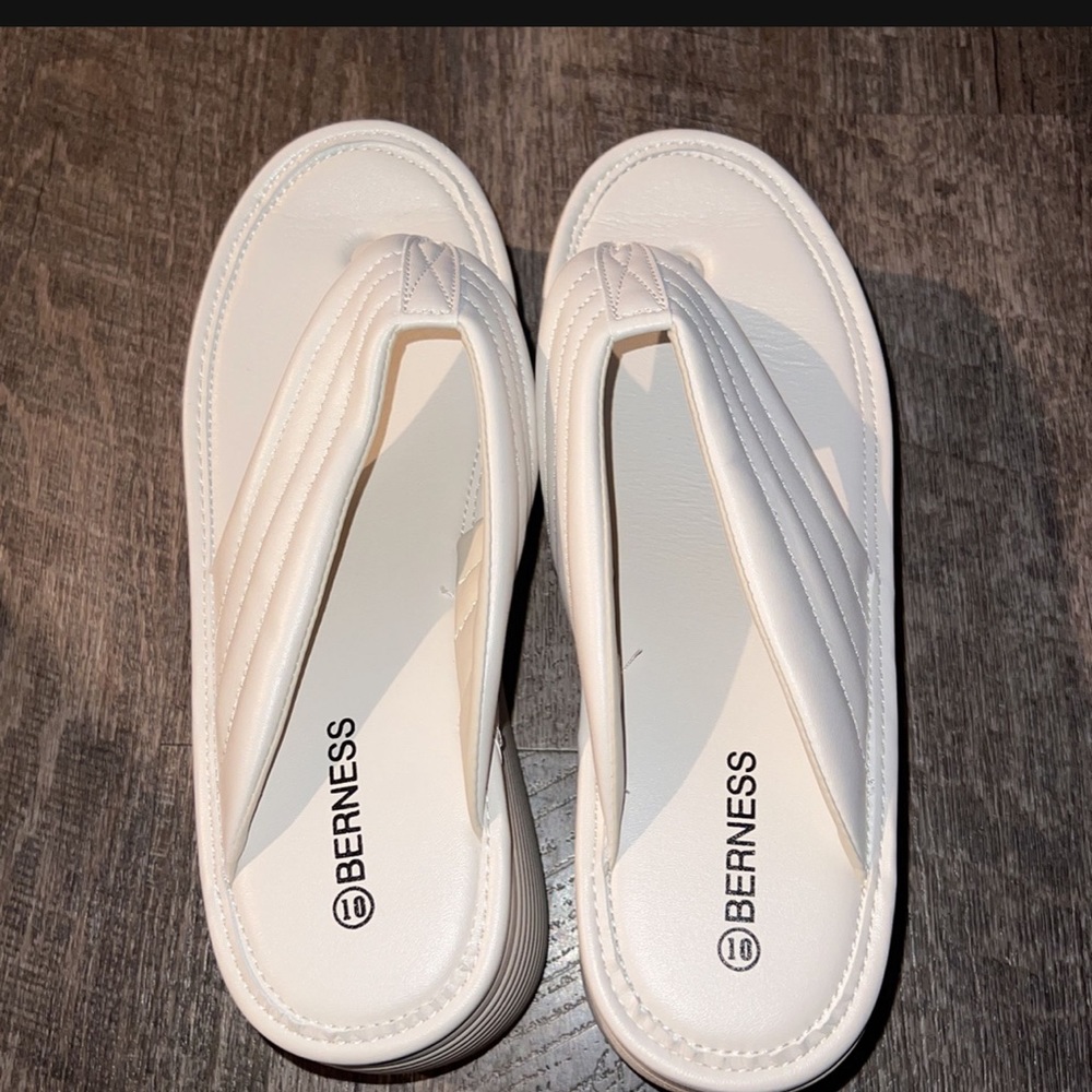 Women’s platform sandals